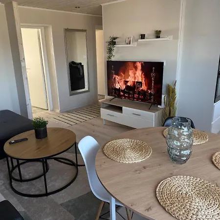 Avar Ja Valguskuellane Pesa Apartamento *