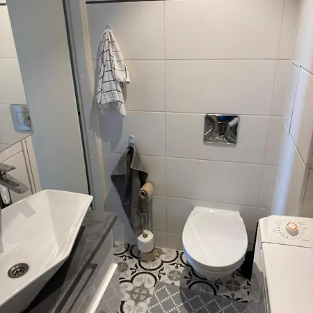 Apartman Avar Ja Valguskuellane Pesa Viljandi