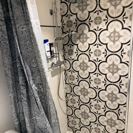 Avar Ja Valguskuellane Pesa Apartman *